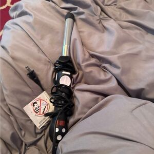 The Beachwaver Co. Curling Iron - Black and Silver